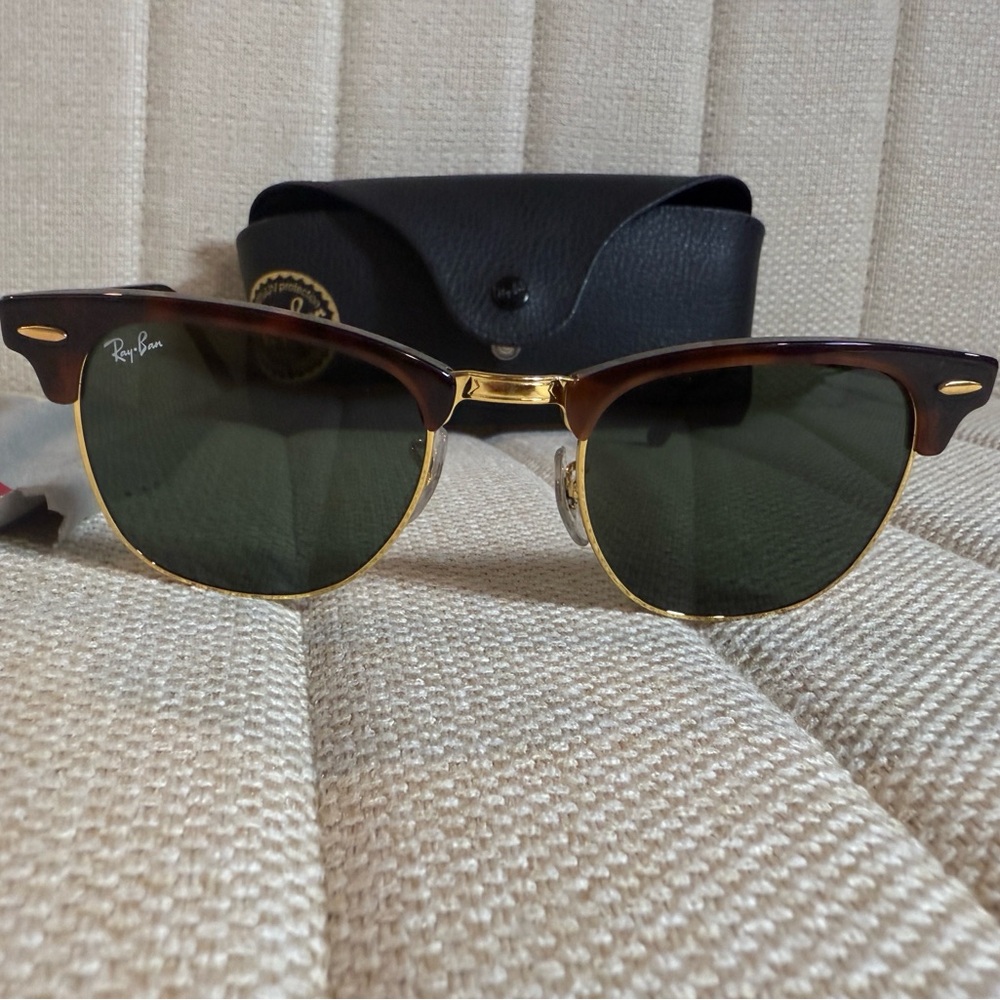 Ray-Ban RB3016 Clubmaster Unisex Sunglasses with Tortoise Frame and Polarized... - Picture 8 of 15